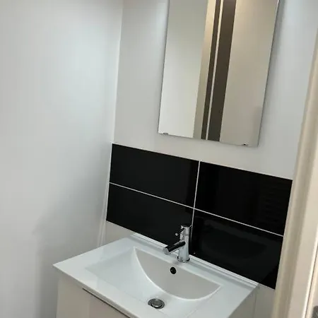 Le Mans Proche Du Circuit Des 24h * Changé