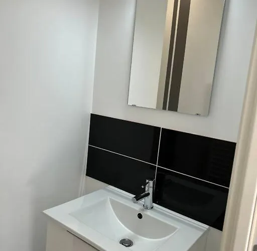 Le Mans Proche Du Circuit Des 24h * Changé