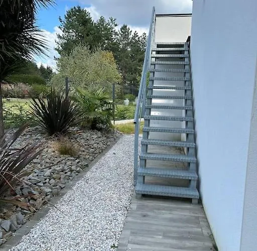 Le Mans Proche Du Circuit Des 24h * Changé